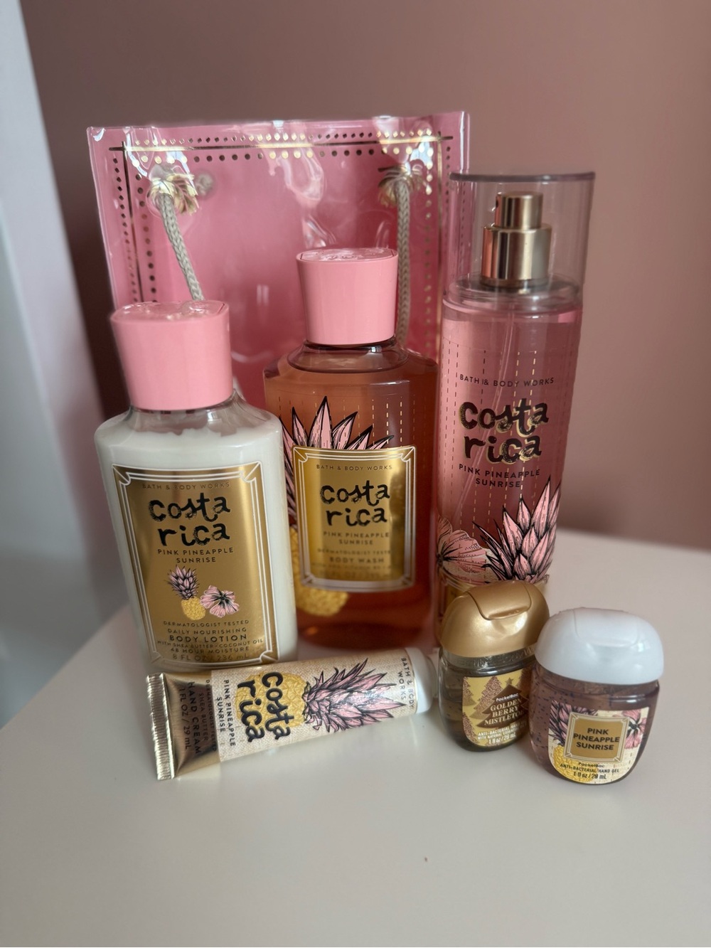 Bath & Body Works Costa Rica Pink Pineapple Sunrise Gift Set - Pink